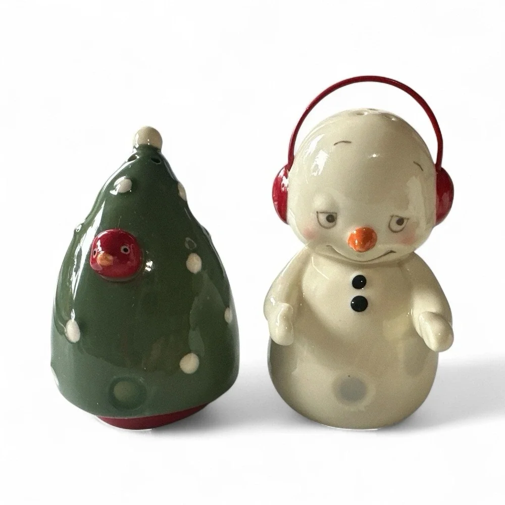 Dept56 Magnetic Christmas Tree with Red Bird and Snowman Salt and Pepper Shakers